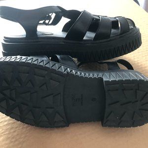 SCHUTZ BLACK SANDALS- Size 7